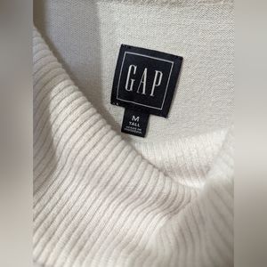 NEW GAP LIGHTWEIGHT SWEATER - MEDIUM TALL